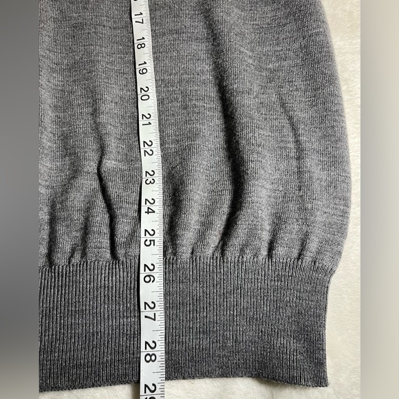 ORVIS 100% Merino Wool Gray Men’s V Neck Long Sleeve Knit Sweater Sz L - Picture 9 of 9